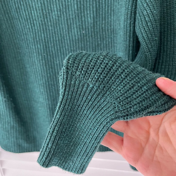 Jessica Simpson sweater - Picture 1 of 3